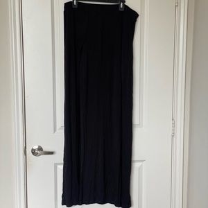 Maxi skirt with two slits